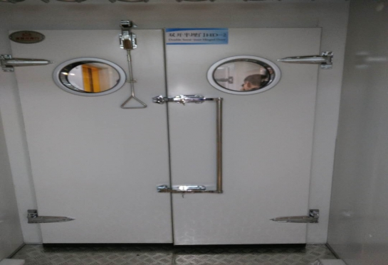 冷庫(kù)門(mén)